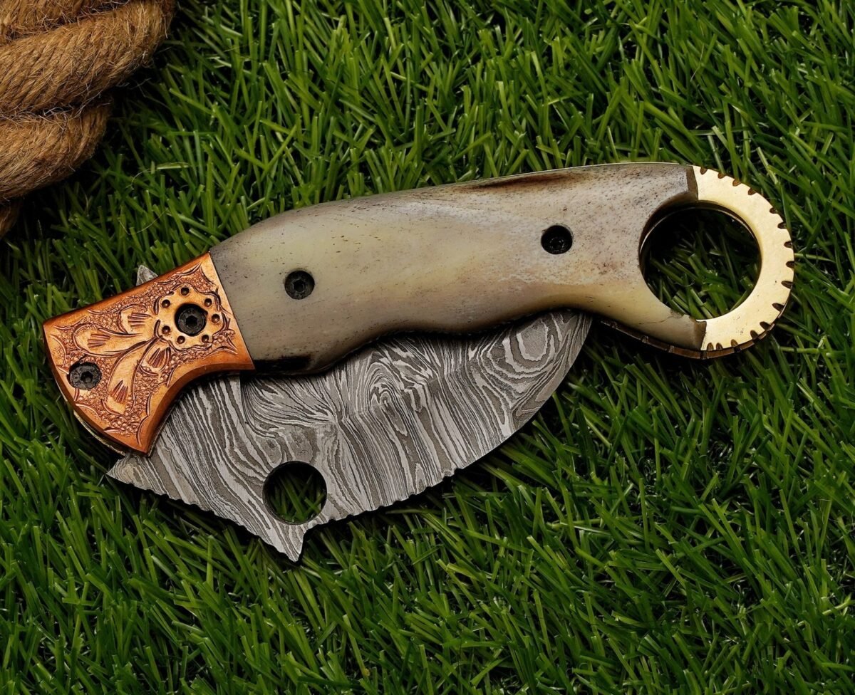 stainless steel knives carbon steel knives best folding knives folding knives for men folding knives for women folding knives for camping hunting knives Damascus steel knives folding knives pocket knives wood handle knives